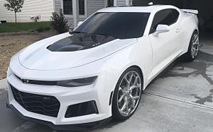 Chevrolet Camaro ZL1 on Forgiato Wheels (Quadri-ECL) 2019 года
